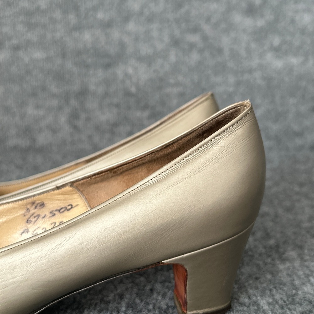 Vintage 60s Andrew Geller Pumps Womens 8B Beige Leather Buckle Kitten Heel Shoes - Picture 4 of 14